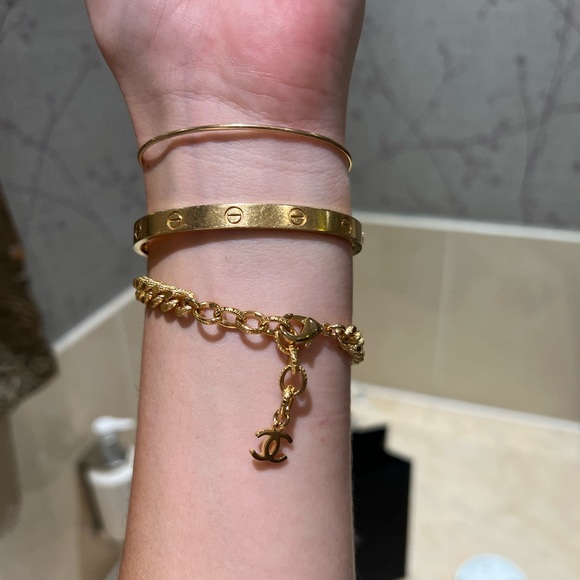 COPY - Chanel Gold and Diamond Chain Bracelet - Picture 3 of 4